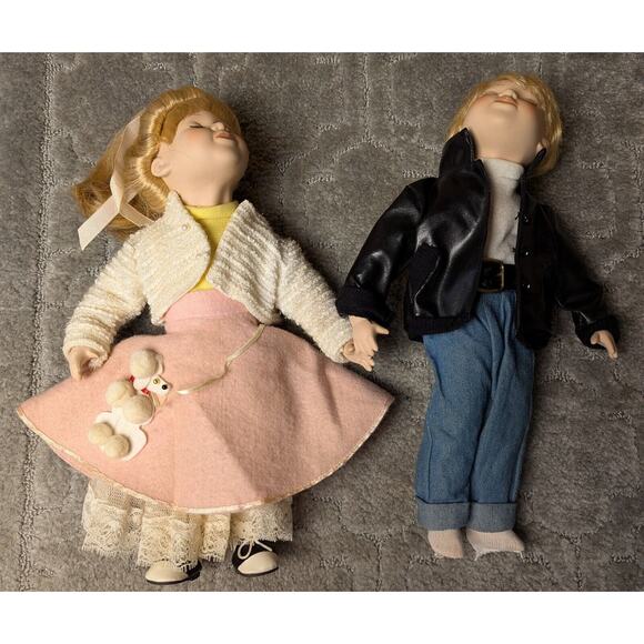 Geppeddo Porcelain Kissing Dolls JOHNNY & SUZY 1950's Sock Hop Style Ltd Edition - Picture 2 of 12